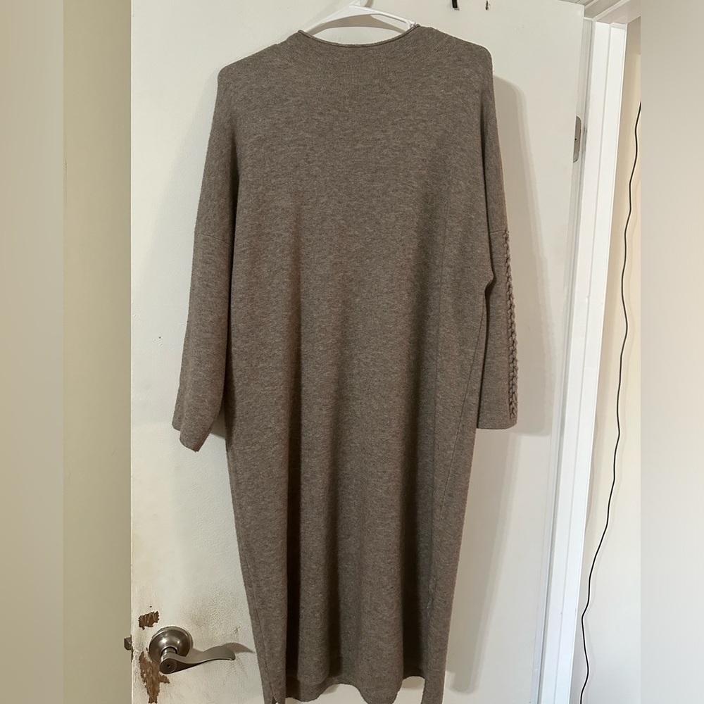 dress to wear in the cold weather. It's a casual type. Never used